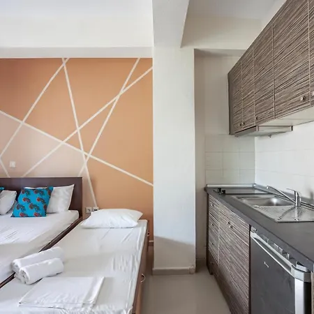 דירה Athanasia Accommodation With Pool חניוטי