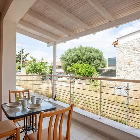 דירה Athanasia Accommodation With Pool חניוטי